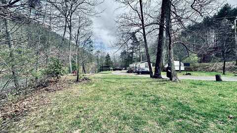 283 Wolf Creek Highway, Narrows, VA 24124