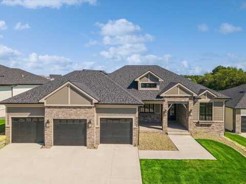 9226 Cedar Ridge Drive, West Des Moines, IA 50266