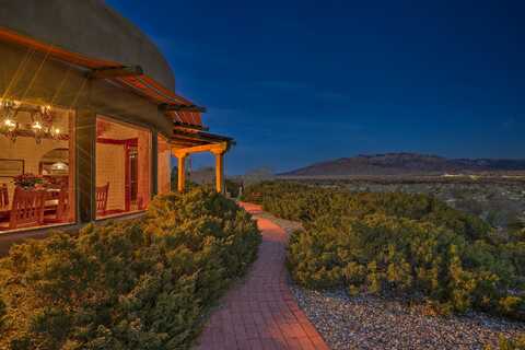 512 Windover Road, Corrales, NM 87048