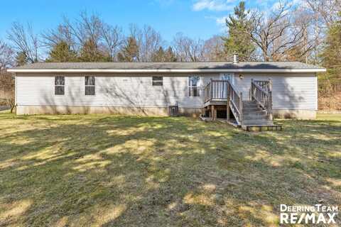 1737 S Forest Hills Drive, White Cloud, MI 49349