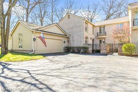 1403 WOODGLEN Lane, Bloomfield Hills, MI 48304