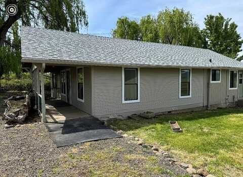 14145 Agate Road, Eagle Point, OR 97524
