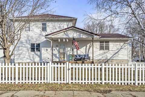 415 Monroe Street, Winthrop, IA 50682