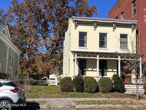 31 Franklin Street, Saratoga Springs, NY 12866