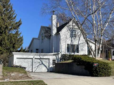 316 N Harrison Street, Ludington, MI 49431