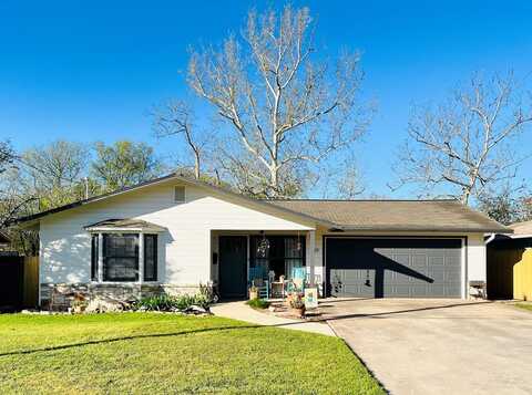 349 Lake Dr, Kerrville, TX 78028