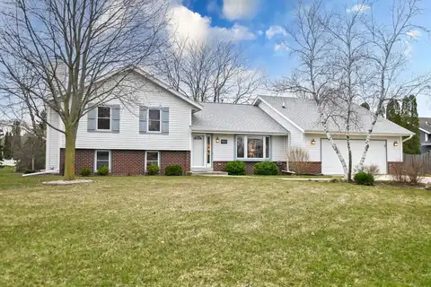 S85w18457 Jean Dr, Muskego, WI 53150
