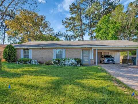 827 Scarlet Oak, Nacogdoches, TX 75964