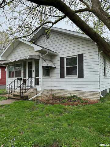 518 E SMITH Street, Benton, IL 62812