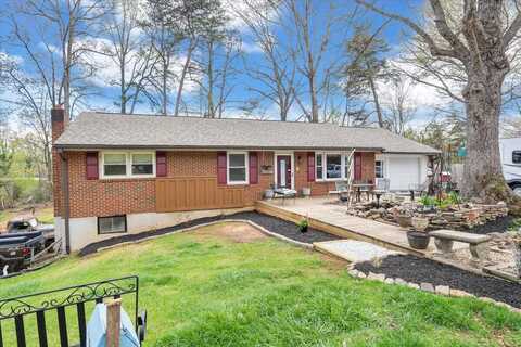 3175 Loch Haven DR, Roanoke, VA 24019