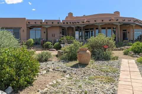 50 Gopeyka Canyon Road, Cerrillos, NM 87010