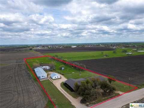 226 County Road 379, Lott, TX 76656