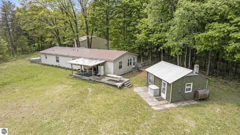 4348 S Grandview Highway, Harrietta, MI 49638