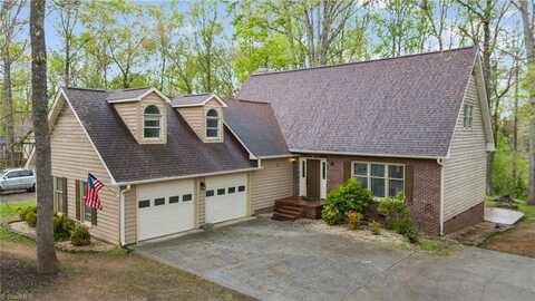 102 Wood Pointe Court, Lexington, NC 27295