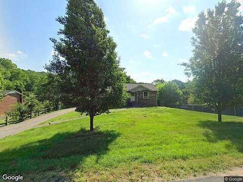 Lake Court, CLARKSVILLE, TN 37043