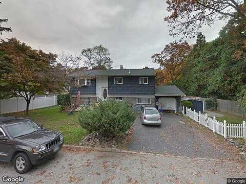 Lawn, GREENLAWN, NY 11740