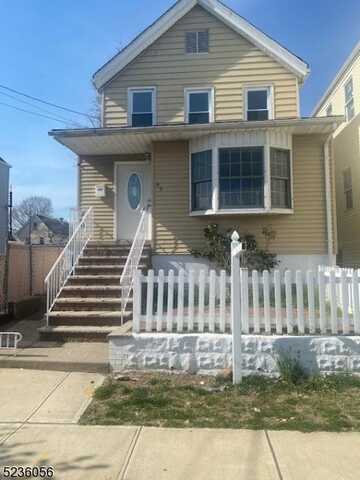 99 Grand St, Garfield, NJ 07026