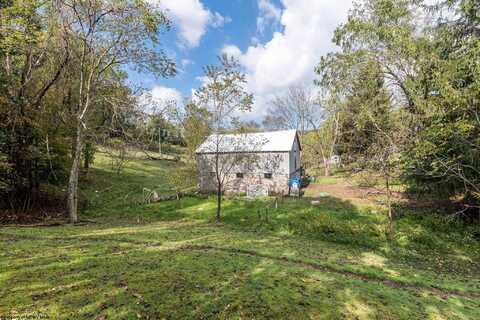 212 Halleck Road, Fairmont, WV 26554