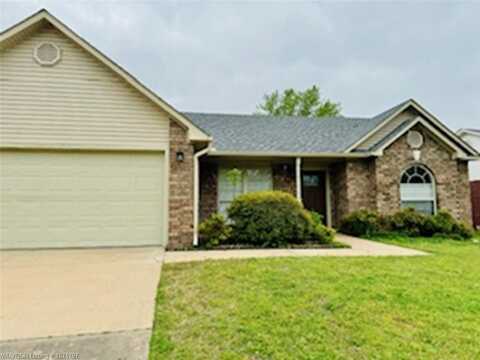 608 Chateau DR, Fort Smith, AR 72908