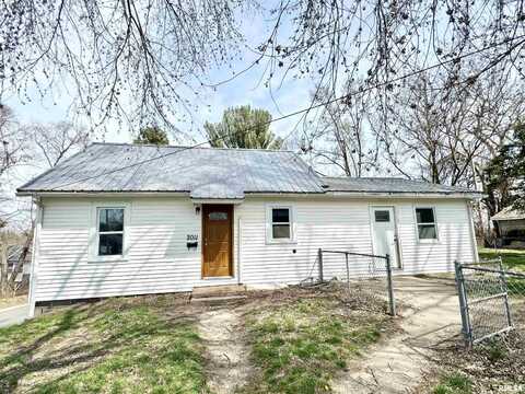 2011 IOWA Avenue, Clinton, IA 52732