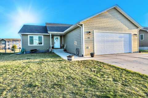 908 NE 28th Avenue, Aberdeen, SD 57401