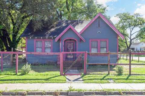 4995 Highland Avenue, Beaumont, TX 77705