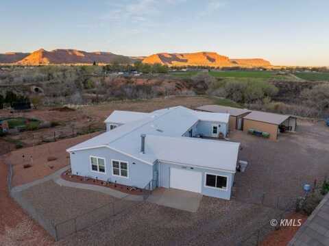 1229 S Kane Dr, Kanab, UT 84741