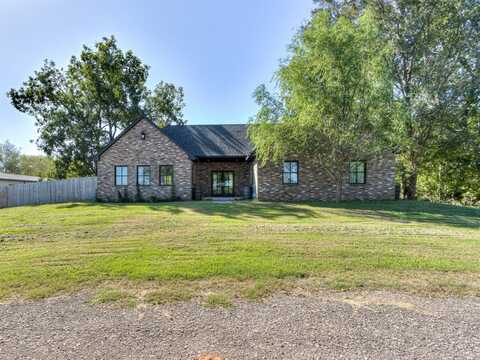 402 E Morehead Avenue, Washington, OK 73093