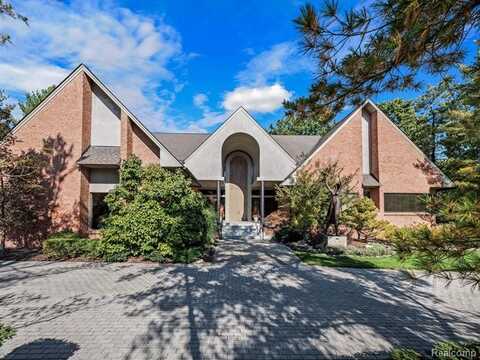 4547 KIFTSGATE Bend, Bloomfield Hills, MI 48302