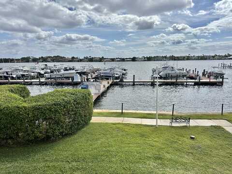 167 Yacht Club Way, Hypoluxo, FL 33462