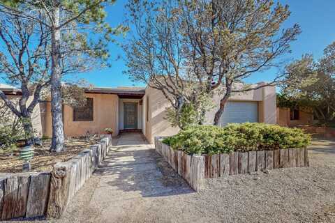 335 Calle Loma Norte, Santa Fe, NM 87501