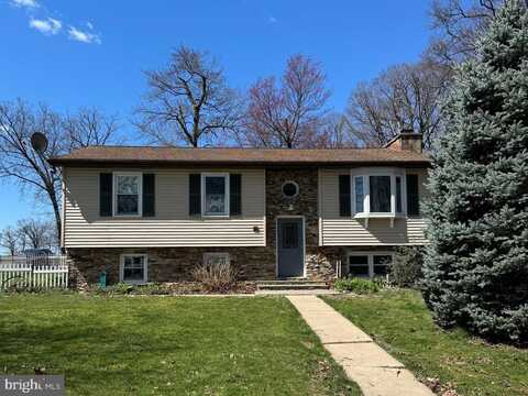 3684 SMALTZ ROAD, WOMELSDORF, PA 19567