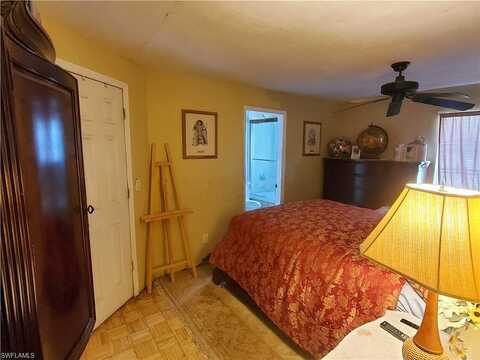 Della, NAPLES, FL 34117