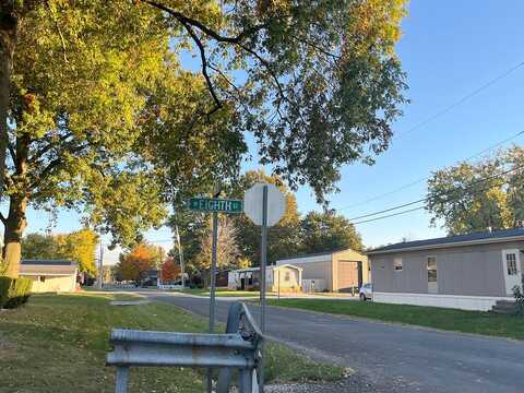 8Th, STAUNTON, IL 62088