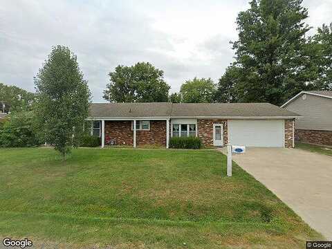 8Th, STAUNTON, IL 62088