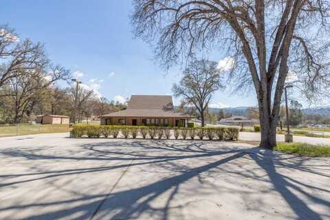 50089 Road 427, Oakhurst, CA 93644