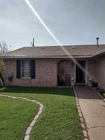 4601 SE Brighton Dr, Lawton, OK 73501