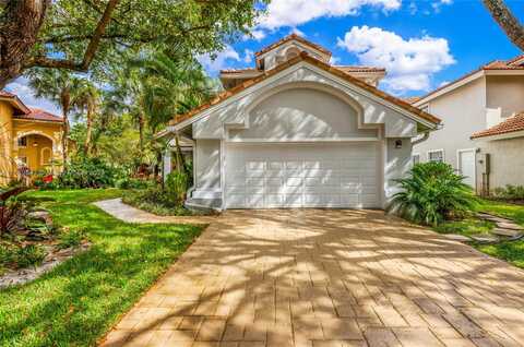 506 Misty Oaks Dr, Pompano Beach, FL 33069