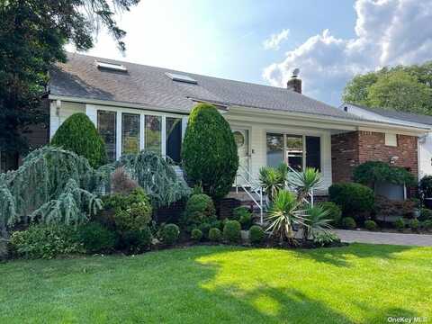 805 Oakleigh Road, North Woodmere, NY 11581