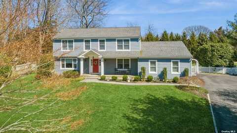 8 Bay Path Court, Huntington, NY 11743