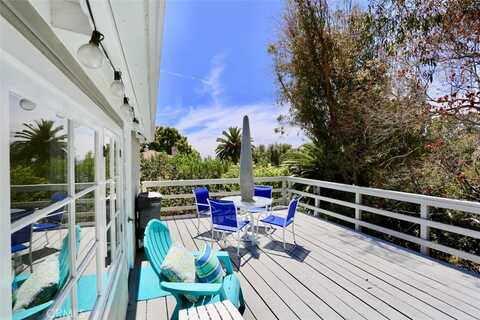 460 Saint Anns Drive, Laguna Beach, CA 92651