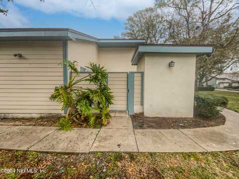 102 N COURAGEOUS Court, Jacksonville, FL 32233