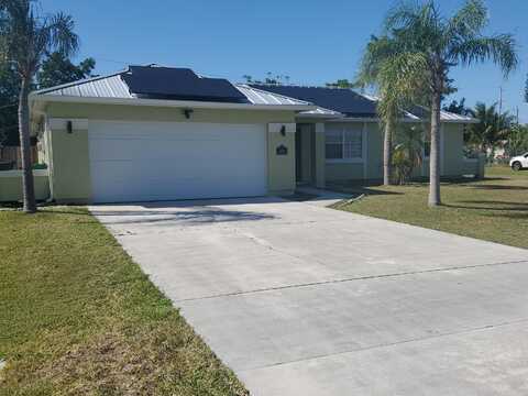 1889 SE Gaskins Circle, Port Saint Lucie, FL 34952