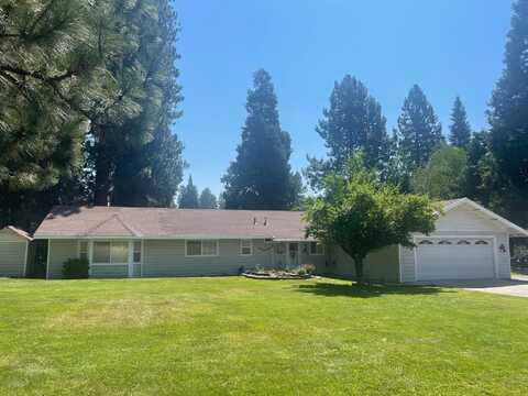 1138 Pine Grove, Mount Shasta, CA 96067