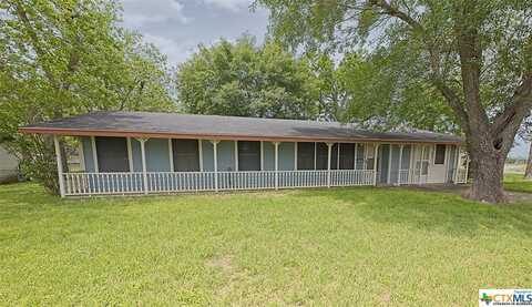 421 Thirteenth Street, Shiner, TX 77984