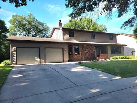 707 Taylor Drive, Aberdeen, SD 57401