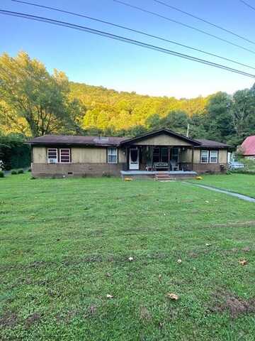 84 Right St, Kimper, KY 41539