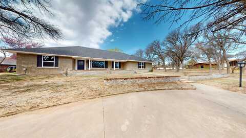 2703 Oak Hollow, Woodward, OK 73801