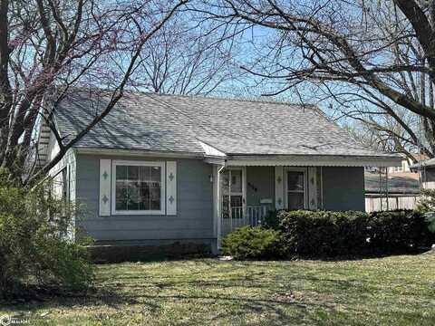 906 N Oak Street, Creston, IA 50801