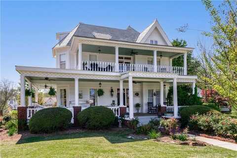 74 White Street, Hoschton, GA 30548